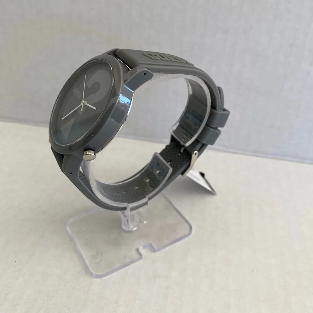 NEW GUESS Grey Case Grey Silicone UNISEX Watch